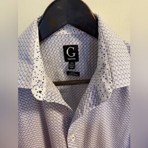 Grafton Slim Fit Men’s Collared Button down shirt Medium 15.0-15.5. 32-33